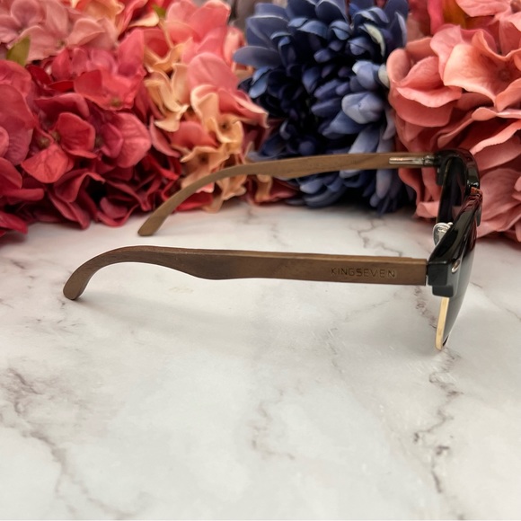 KINGSEVEN Walnut Wood Sunglasses with Black Polarized Lenses - Picture 11 of 16